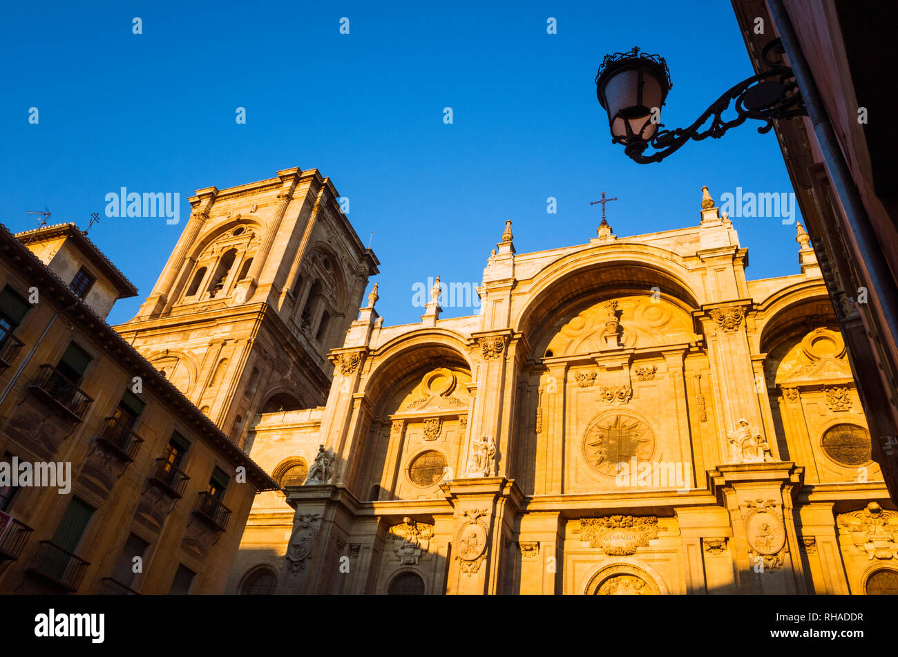 Granada, Andalusia, Spagna : Fine Reaissance facciata, progettata da Alonso Cano, della Cattedrale di Granada in Plaza de las Pasiegas square. Foto Stock