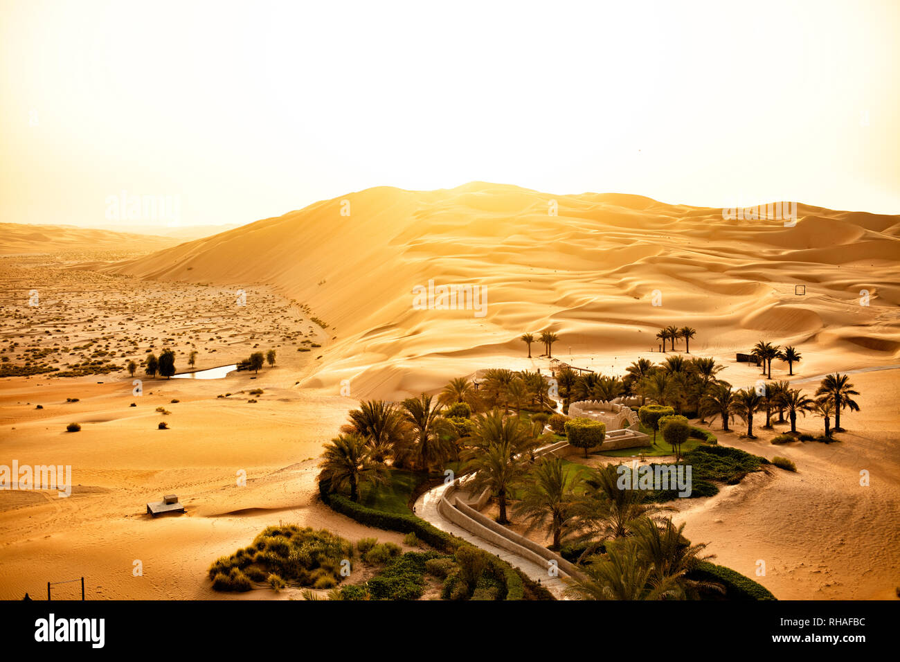 Emirati Arabi Uniti, Emirato di Abu Dhabi, Liwa Desert, Qasr al Sarab Desert Resort Foto Stock