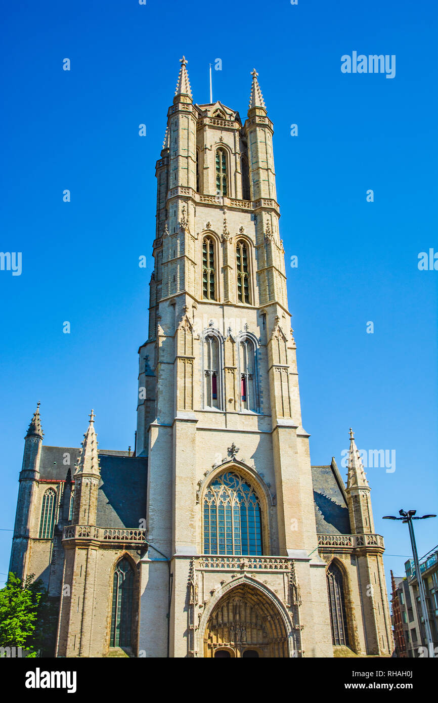 Ghent, Belgio: la Cattedrale di San Bavone (Sint-Baafs cattedrale o Sint Baafskathedraal), un 89-metro-tall Cattedrale Gotica nel centro della citta'. Foto Stock