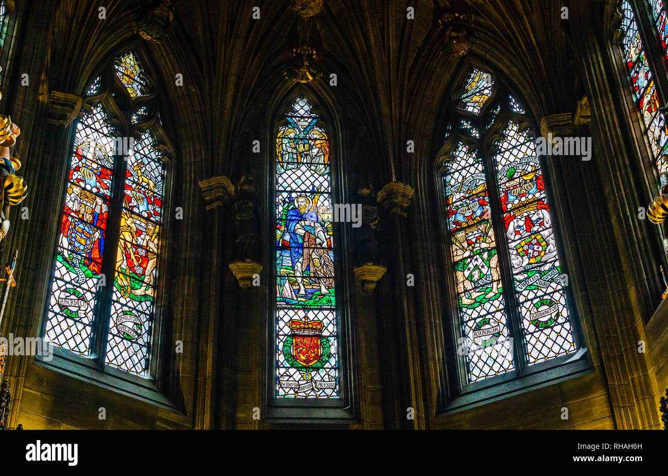 Edimburgo, Scozia - Agosto 26, 2018: vetrate in Thistle cappella nella Cattedrale di St Giles aka alta Kirk di Edimburgo, principale luogo di w Foto Stock