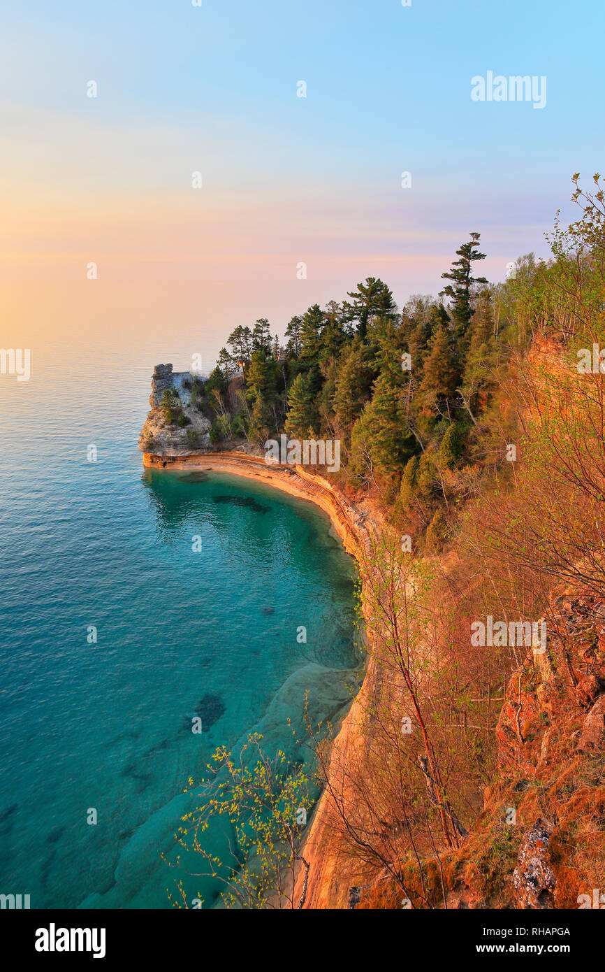 Il castello di minatori si affacciano, Pictured Rocks National Lakeshore, Munising, Michigan, Stati Uniti d'America Foto Stock