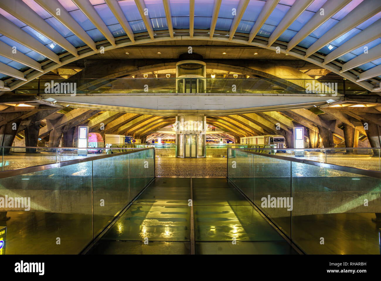 Gare do Oriente o Lisbona stazione Oriente, una portoghese del trasporto intermodale di hub Foto Stock