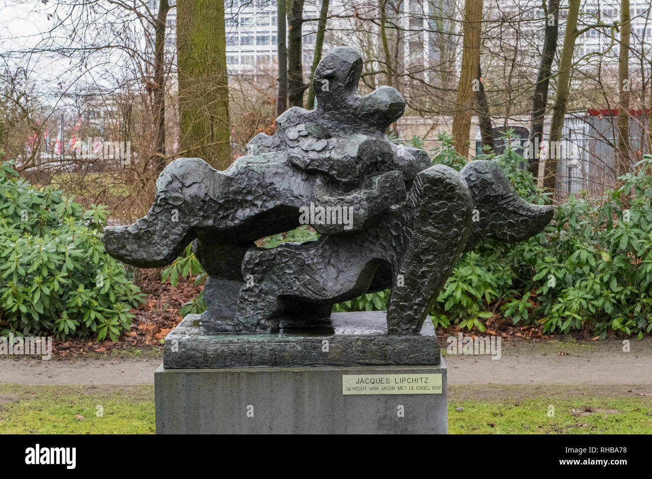 Lotta di Giacobbe con l angelo statua in bronzo di Jacques Lipchitz 1932 nel Parco Middelheim Museum di Anversa, Belgio Foto Stock