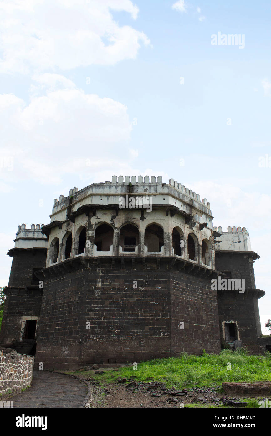 Daulatabad Deogiri fort facciata, Aurangabad, Maharashtra, India Foto Stock