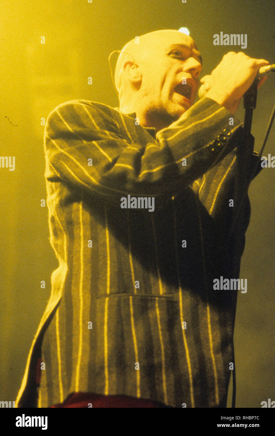 I R.E.M. Rock americano di gruppo con Michael Stipe nel 1999. Foto Stock