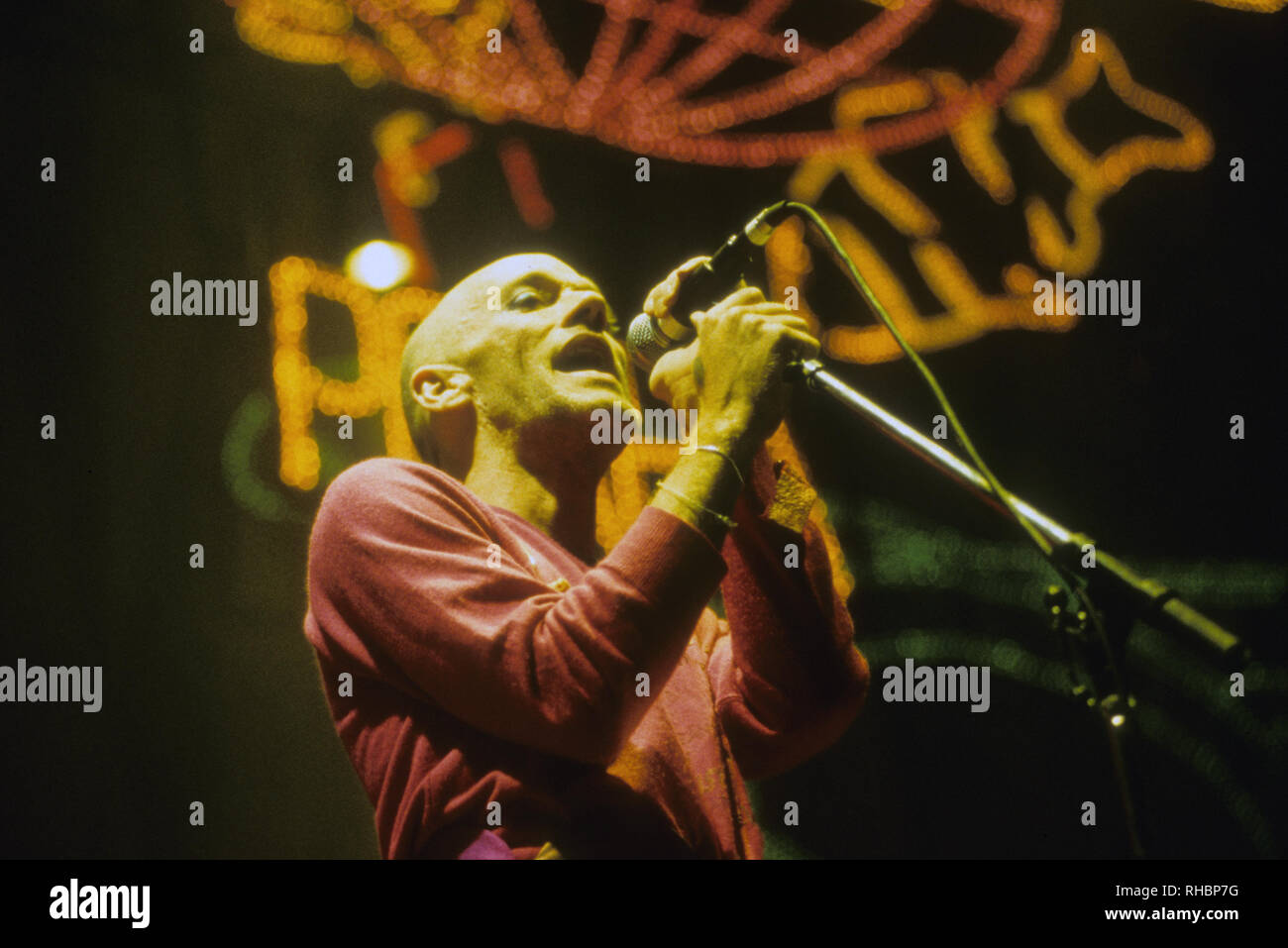 I R.E.M. Rock americano di gruppo con Michael Stipe nel 1999.Foto: Neil Howell Foto Stock