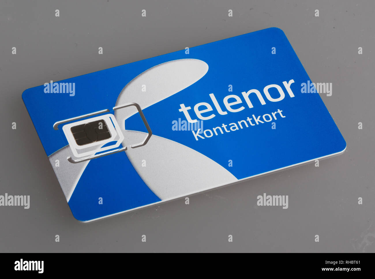 Stoccolma, Svezia - 1 Febbraio 2019: Uno Telenor cellulare carta prepagata per il mercato svedese come sembra nel febbraio 2019. Foto Stock