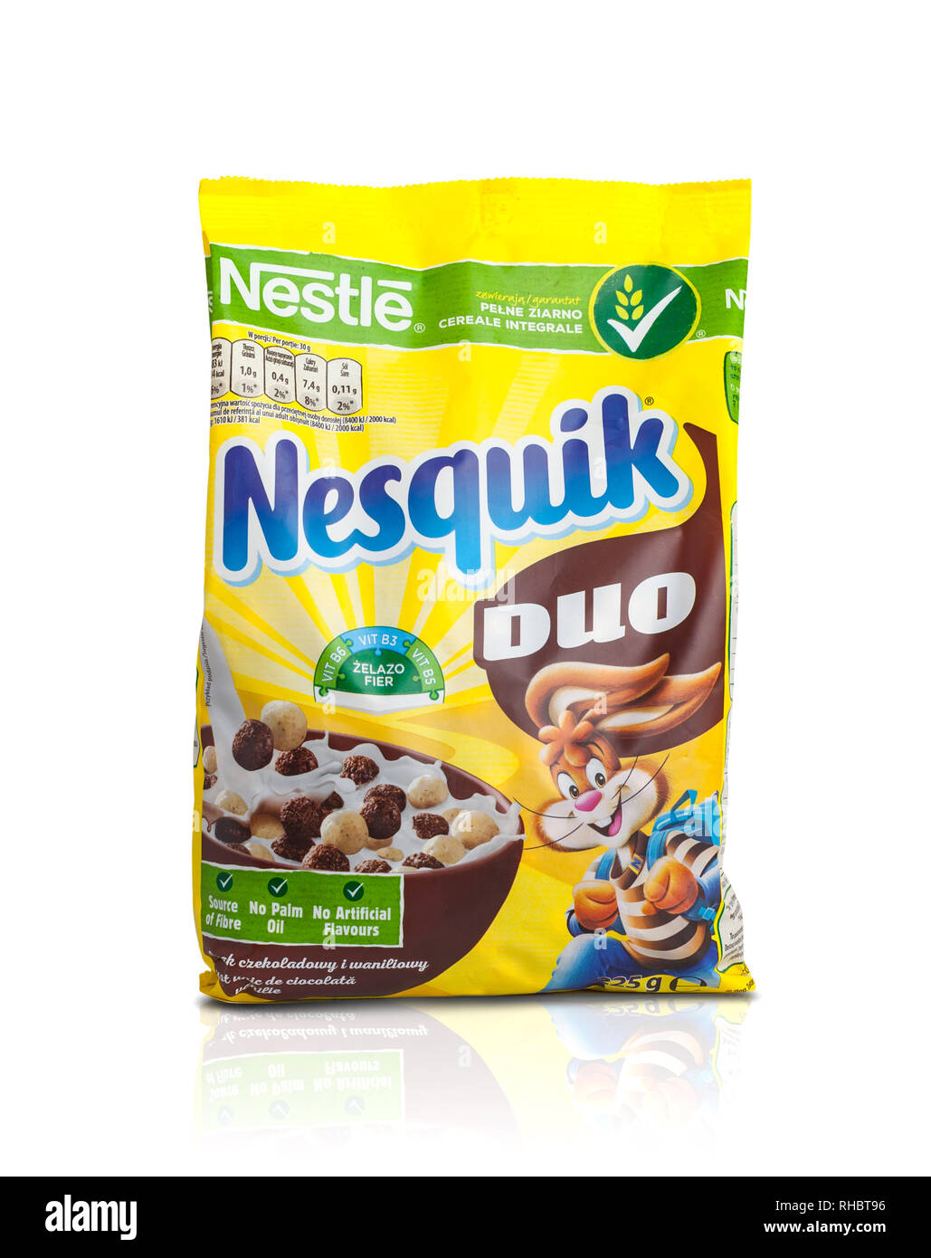 CHISINAU in Moldova - Febbraio 2, 2019: Nestle Nesquik colazione a base di cereali per la prima colazione. Isolato su sfondo bianco Foto Stock