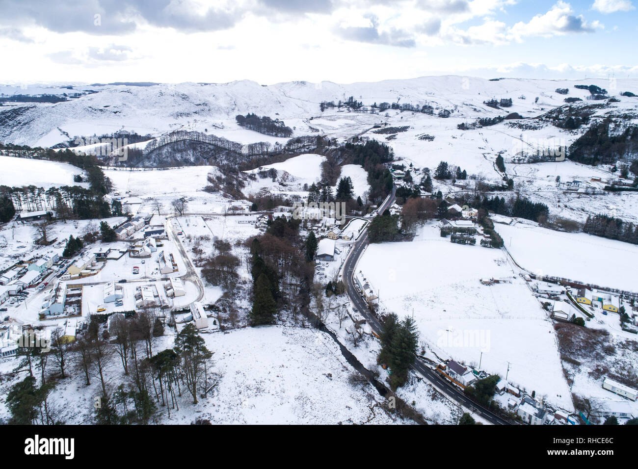 Ponterwyd, Ceredigion, Wales UK. Febbraio 02 2019. Meteo REGNO UNITO: Paesaggio Innevato a Ponterwyd vilage in Ceredigion come terribilmente freddo inverno meteo continua ad afferrare molto del Regno Unito. Antenna immagine drone da CAA commerciale omologato operatore drone Photo credit Keith Morris / Alamy Live News Foto Stock