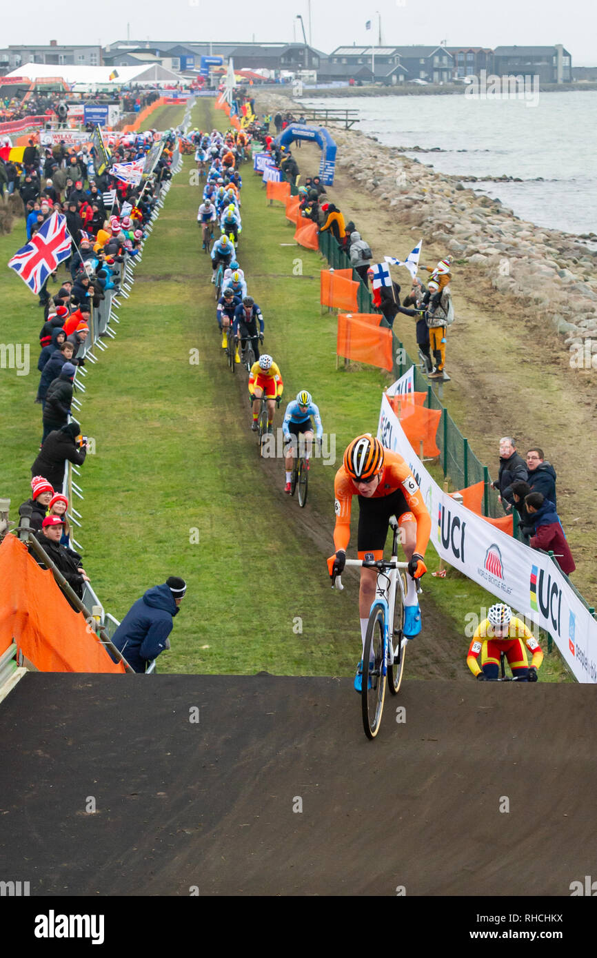 2° febbraio 2019. Bogense, Danimarca Worldchampionships Cyclecross Ronhaar Pim in de 1e ronde sleurend op Kop van het peloton. Credito: arancione foto vof/Alamy Live News Foto Stock