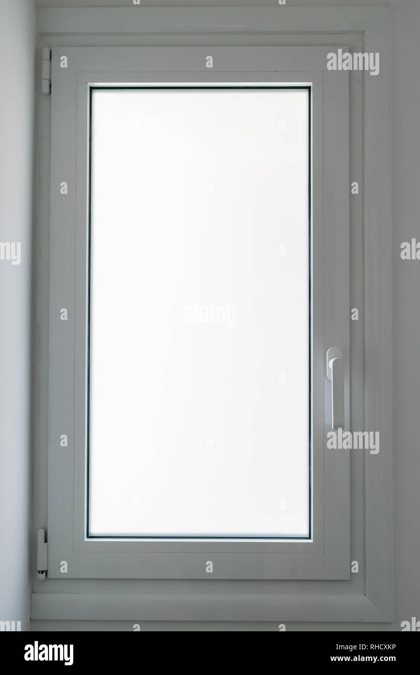 Singola anta ribalta alluminio taglio termico finestra verticale con fly screen e la serranda, anta di finestra con Europeo di meccanismo di scanalatura Foto Stock