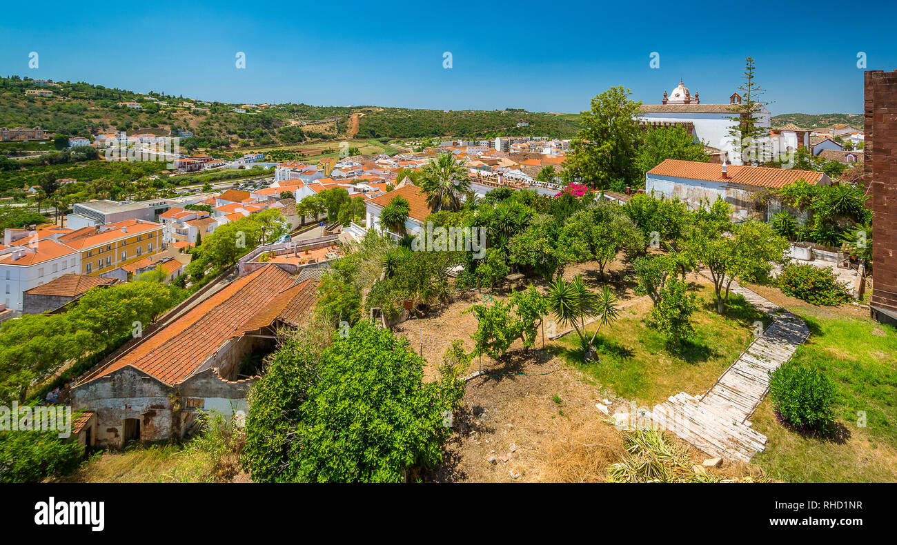 Vista panoramica nella bellissima città di Silves, Algarve, Portogallo. Foto Stock