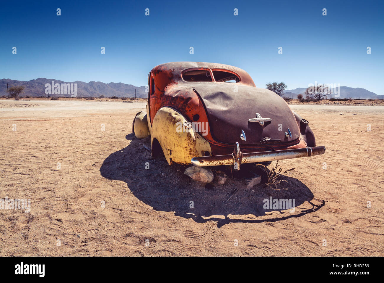 Auto abbandonate nel deserto del Namib vicino Solitaire Foto Stock