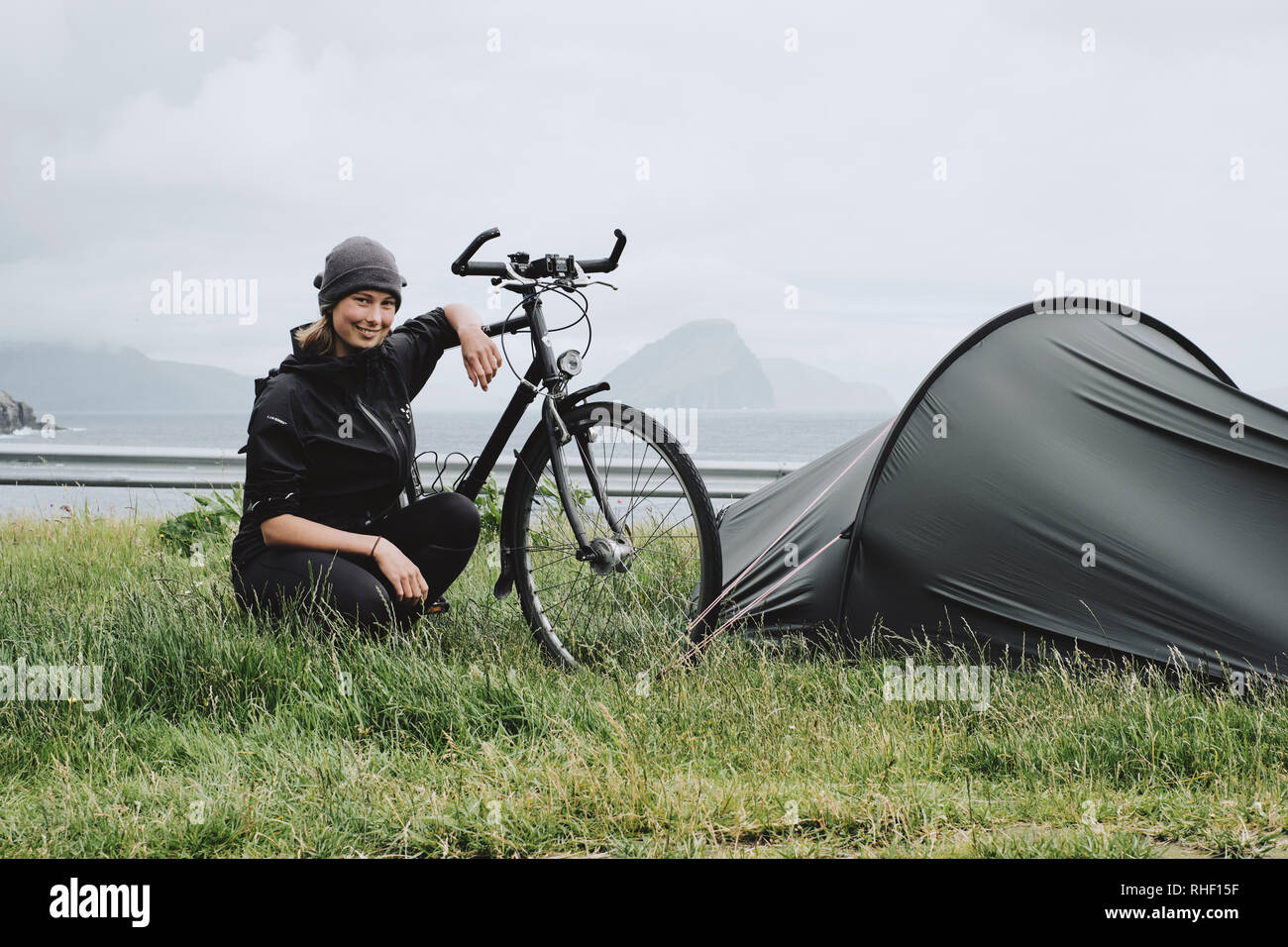 In bicicletta le isole faroe immagini e fotografie stock ad alta  risoluzione - Alamy
