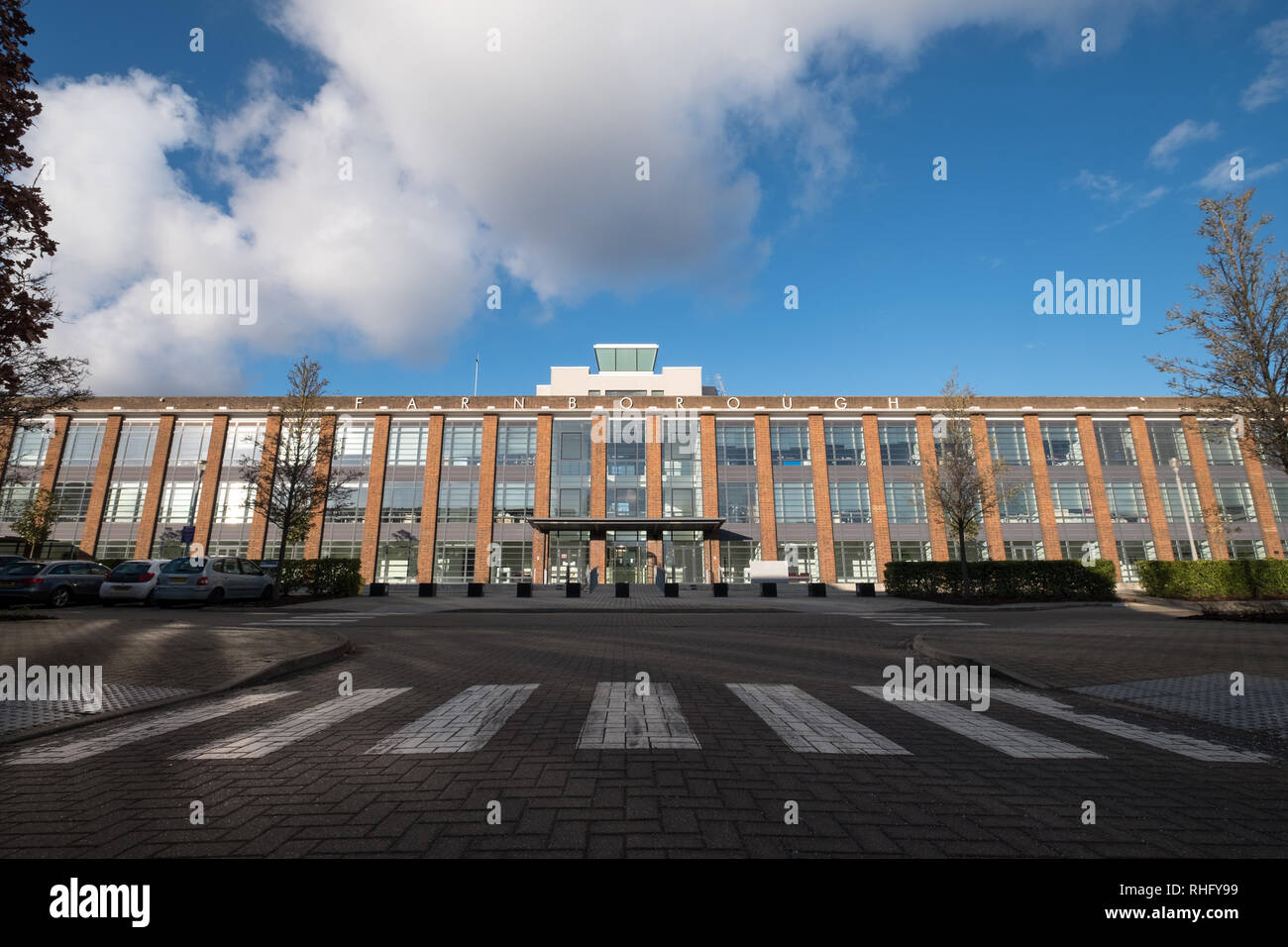 Il mozzo, uffici in un edificio ristrutturato in stile art deco building a Farnborough Business Park, Hampshire REGNO UNITO. Foto Stock