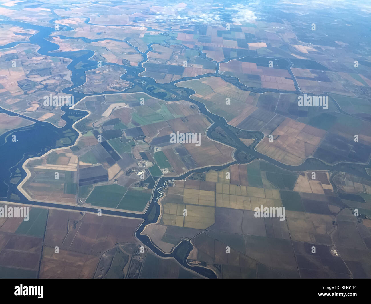 Unico modello di antenna di vie navigabili, isole coltivate, campi delta, e lagune a Stockton, in California Foto Stock