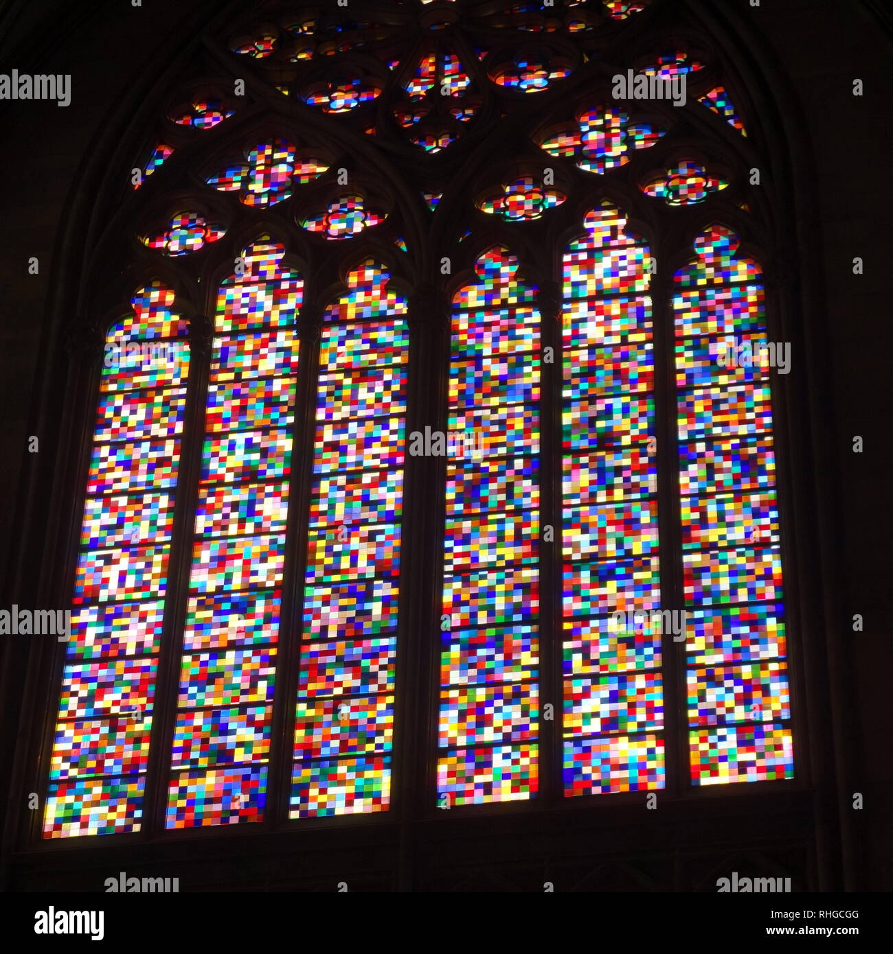 Le vetrate del Duomo di Colonia finestra progettato da Colonia artista Gerhard Richter, creato per sostituire una finestra distrutta nella seconda guerra mondiale. Foto Stock