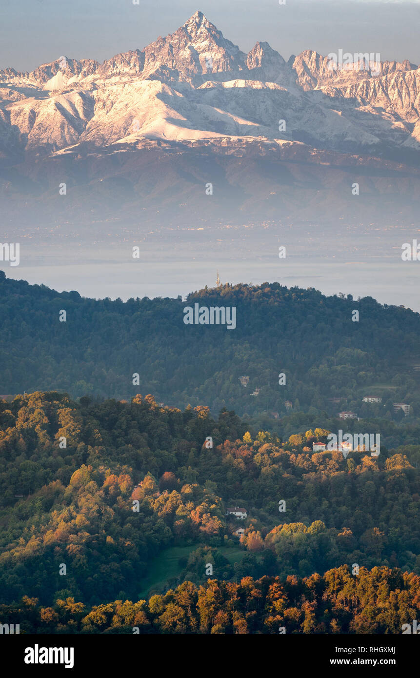 Torino vista panoramica sul Monviso al sunrise Foto Stock