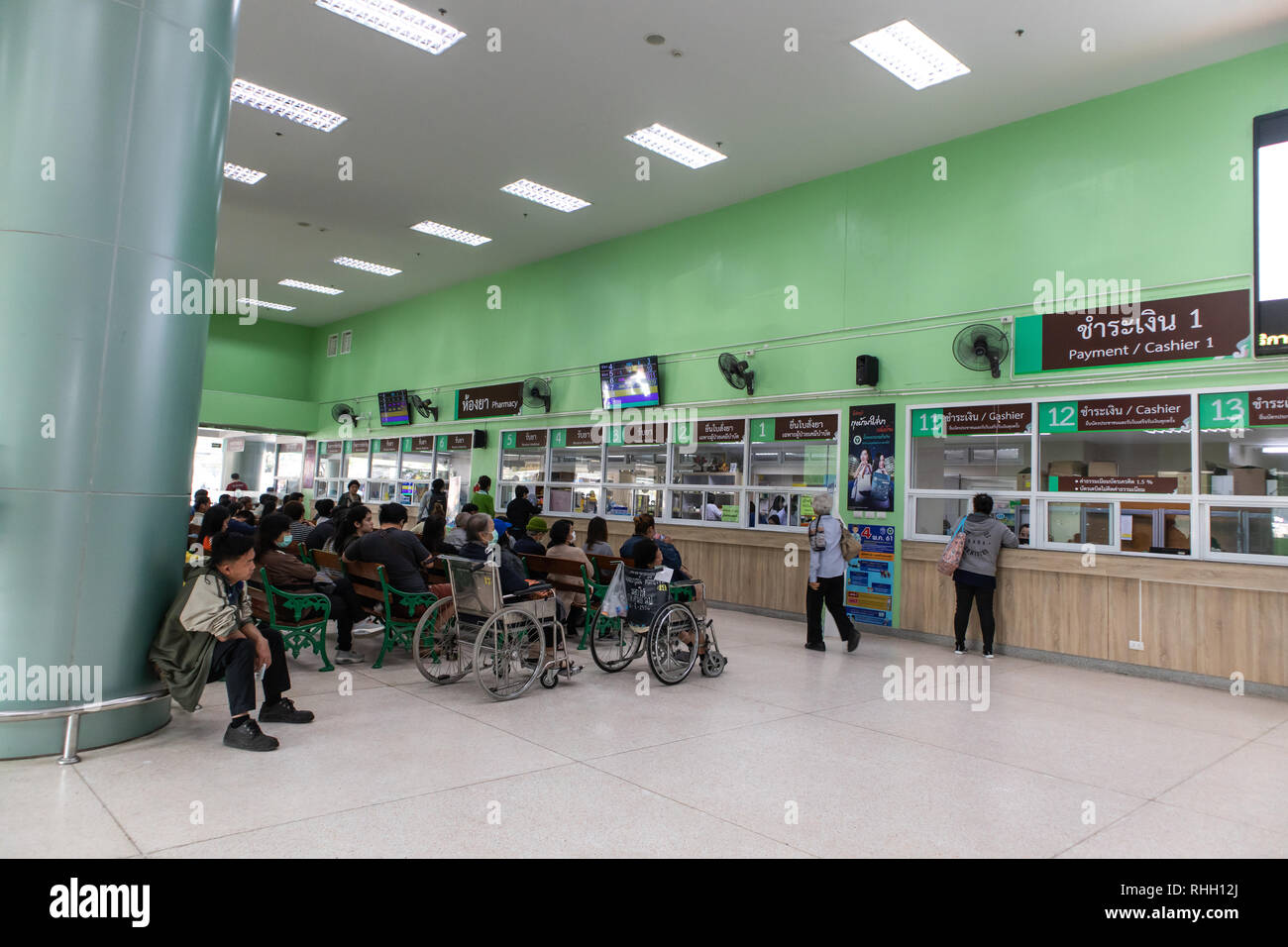 Ospedale di Lampang, Lampang, Tailandia - 18 Gennaio 2019 : Ci sono persone in attesa di stupefacenti presso la camera di erogazione in Lampang ospedale. Foto Stock