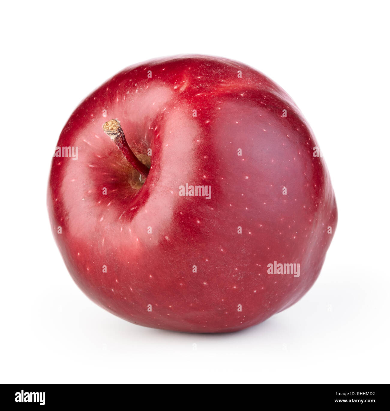 Unico rosso maturo apple isolati su sfondo bianco Foto Stock