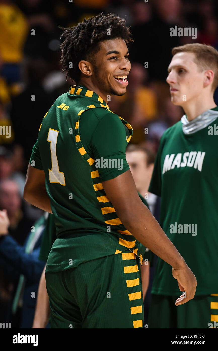 Richmond, Virginia, Stati Uniti d'America. Il 7 gennaio, 2016. George Mason Guard JUSTIN KIER (1) è stato introdotto per la folla prima che il gioco presso il Siegal Centro in College Park, Maryland. Credito: Amy Sanderson/ZUMA filo/Alamy Live News Foto Stock