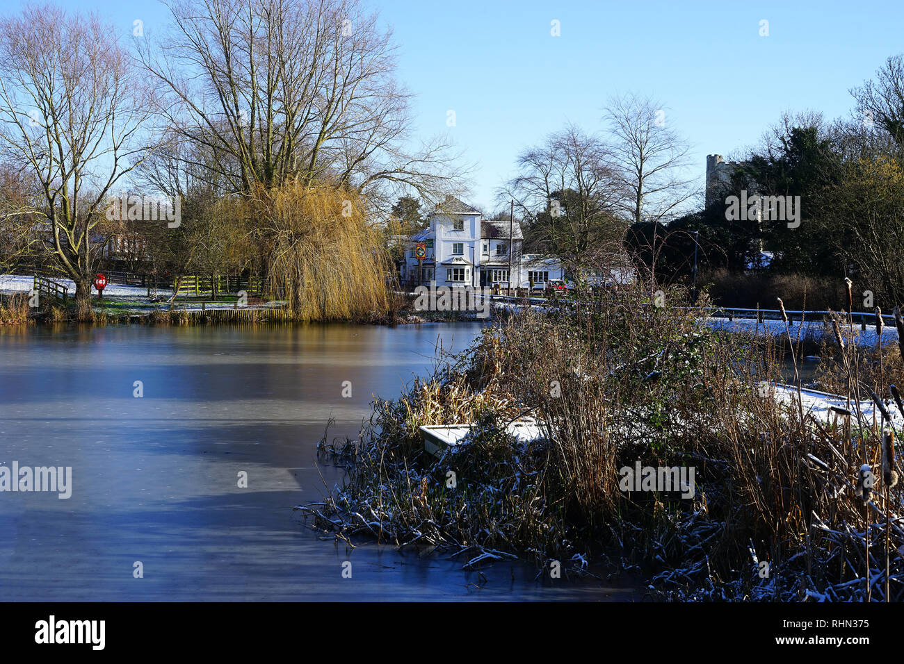 Il Congelato stagno e Fox Inn, Willian, Hertfordshire Foto Stock