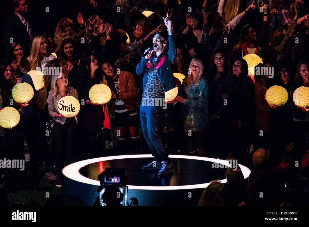 Atlanta, Georgia, Stati Uniti d'America. 03Feb, 2019. Maroon 5 compie durante il Halftime spettacolo durante il Super Bowl LIII tra il Los Angeles Rams e il New England Patriots al Mercedes-Benz Stadium di Atlanta, GA. Giacobbe Kupferman/CSM Credito: Cal Sport Media/Alamy Live News Foto Stock