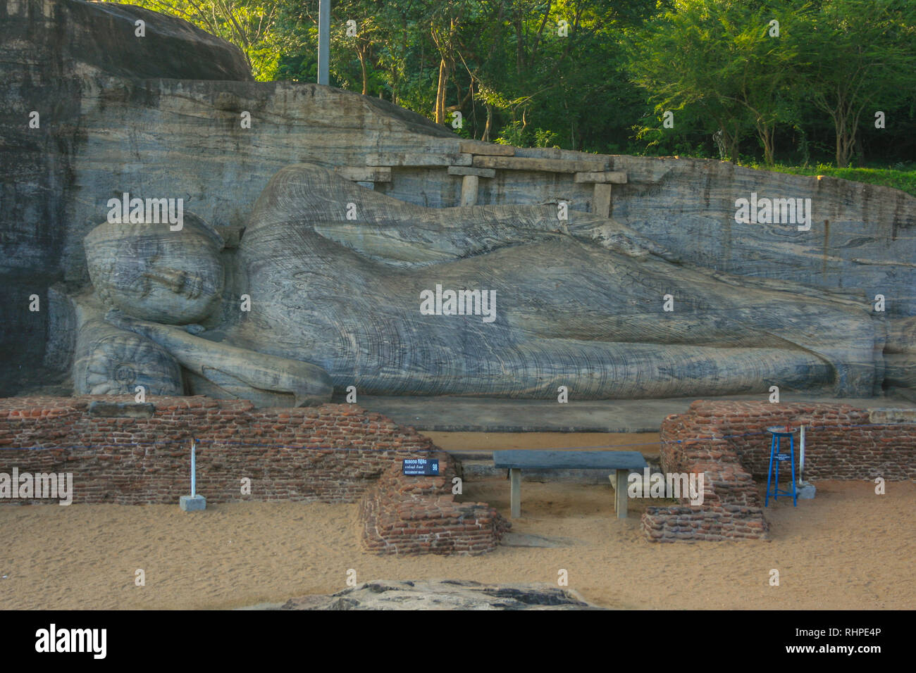 Gal Vihara (o Viharaya) rock tempio all'antica città di Polonnaruwa, Polonnaruwa nel quartiere nord provincia centrale, Sri Lanka Foto Stock