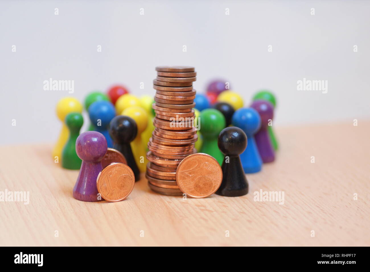 In prossimità di un gruppo di crowdfunding accumulo piccolo soldi insieme Foto Stock