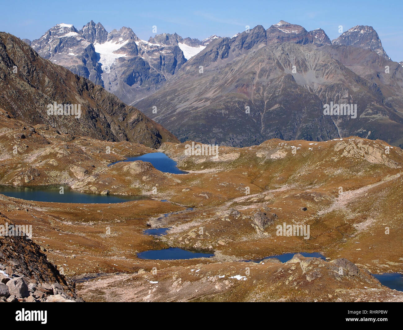 Laghi e cime del Parco Nazionale Svizzero, in Svizzera, nel periodo estivo Foto Stock