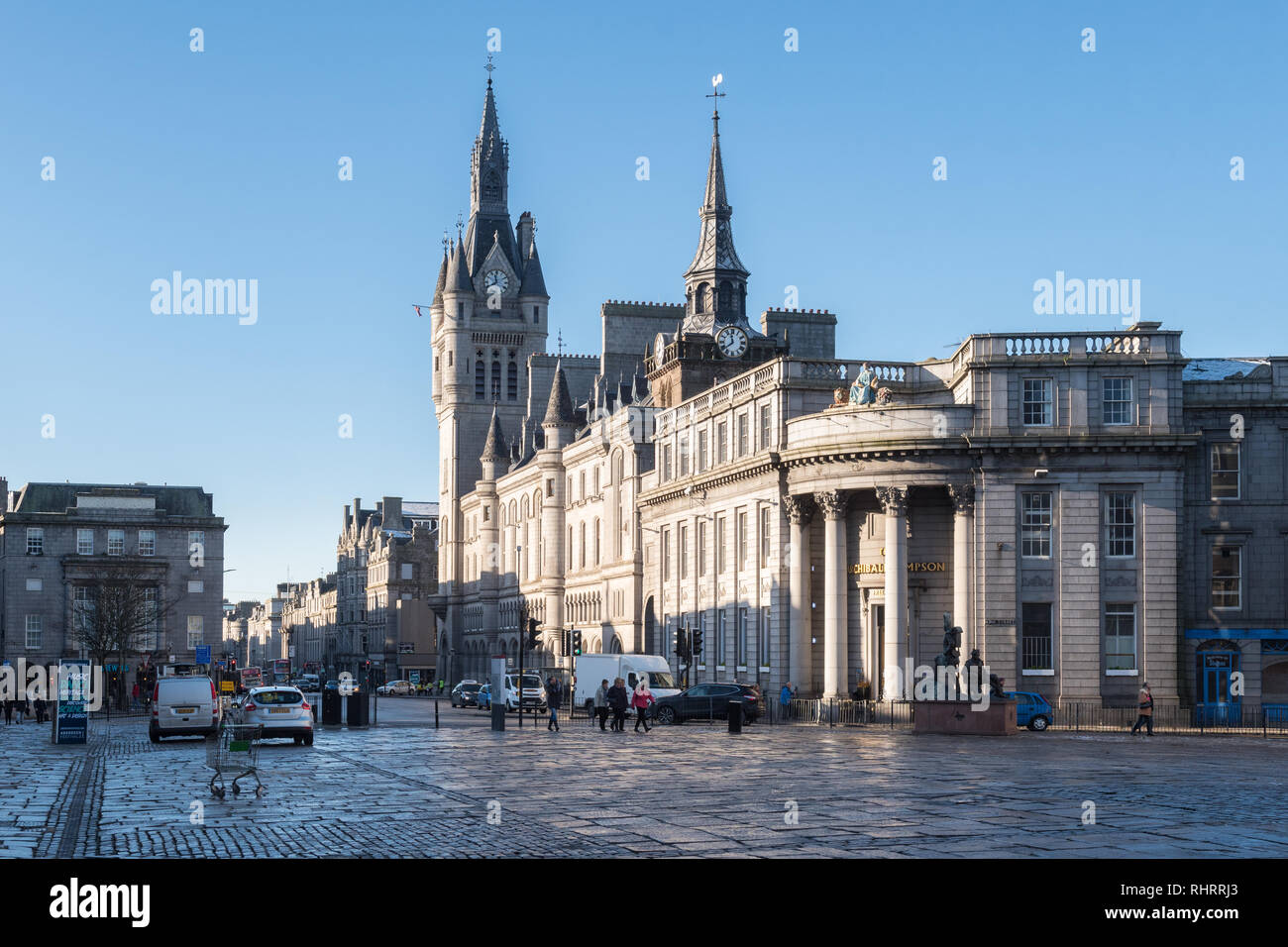 Aberdeen Union Street e la Sheriff Court e la giustizia del Giudice di pace da Castlegate, Aberdeen Scotland, Regno Unito Foto Stock