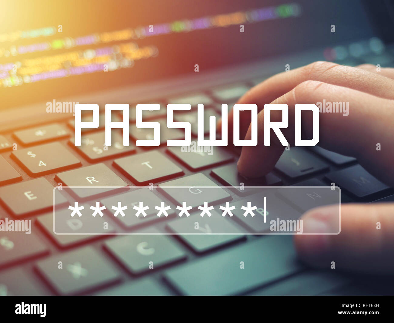 Password ingresso su sfondo sfocato sullo schermo. Password di protezione contro attacchi di hacker. Foto Stock