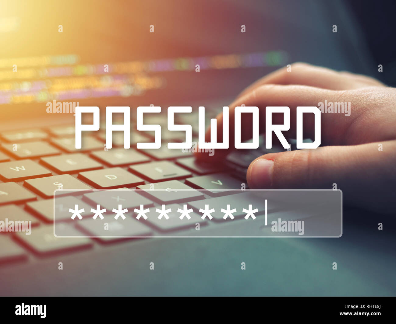 Password ingresso su sfondo sfocato sullo schermo. Password di protezione contro attacchi di hacker. Foto Stock