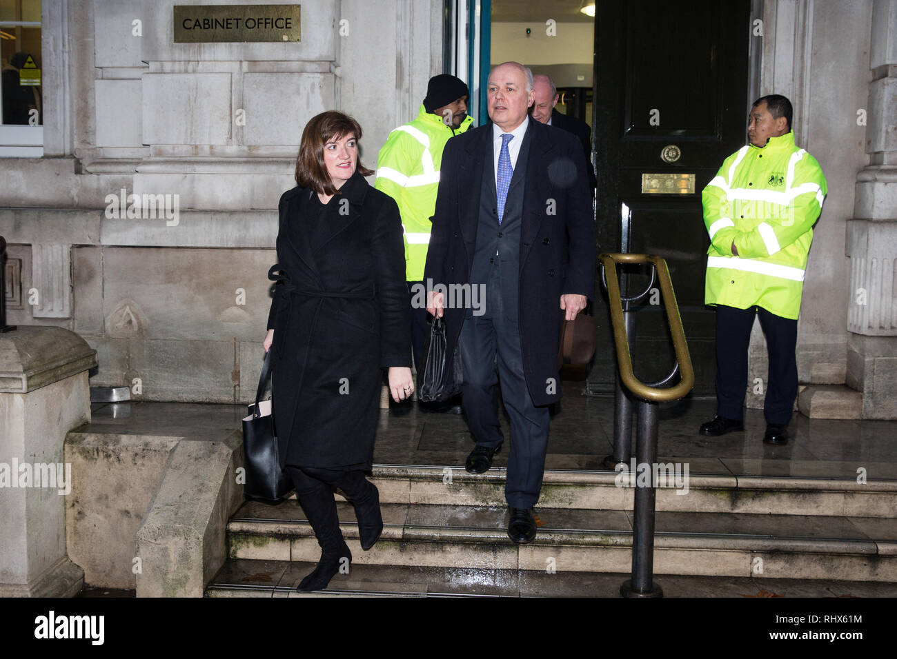 Londra, Regno Unito. 4 febbraio, 2019. MPs conservatore Nicky Morgan, Iain Duncan Smith e Damian Green lasciare il Cabinet Office con altri membri del 'accordi alternativi Gruppo di lavoro", un gruppo del Partito conservatore Remainer e leva MPs che ha sostenuto il 'Malthouse compromesso", a seguito di una riunione con il Segretario Brexit Stephen Barclay. Credito: Mark Kerrison/Alamy Live News Foto Stock