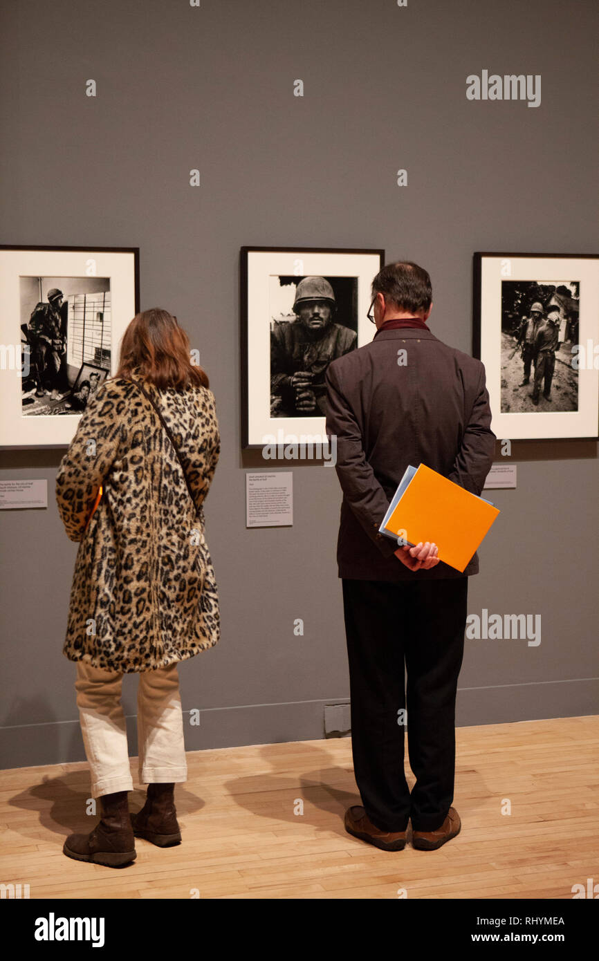 La mostra 'L McCullin', una grande retrospettiva del fotografo di guerra di lavoro, apre alla Tate Britain in data 5 febbraio . Esso include il lavoro dal suo fa Foto Stock
