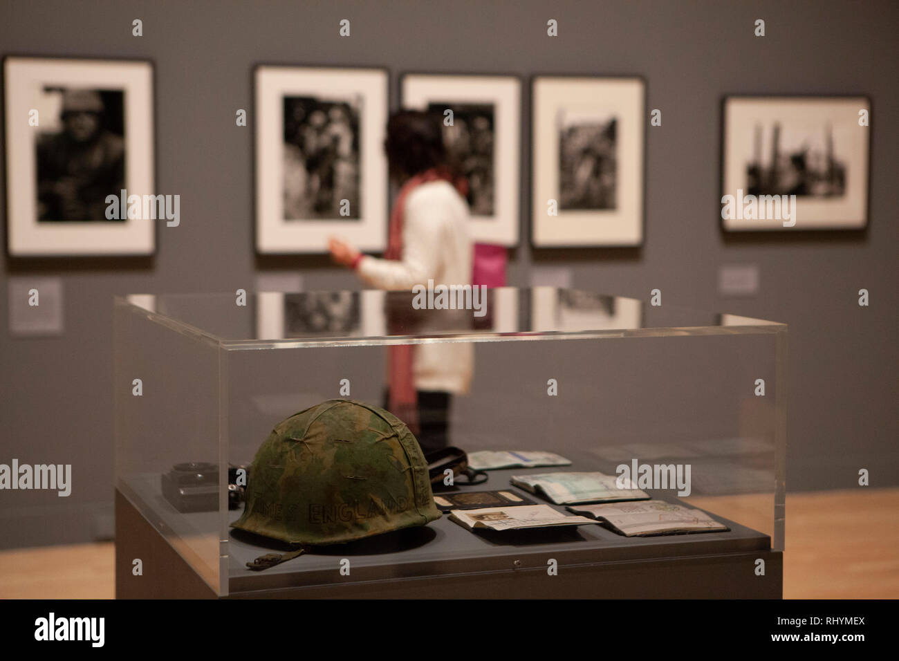 La mostra 'L McCullin', una grande retrospettiva del fotografo di guerra di lavoro, apre alla Tate Britain in data 5 febbraio . Così come il suo famoso scatti Foto Stock