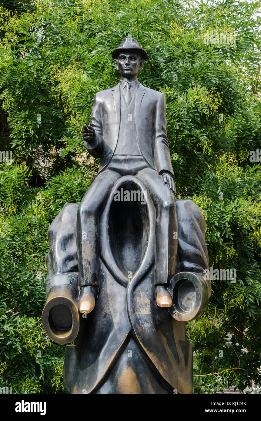 Statua di Franz Kafka, Praga, Repubblica Ceca Foto Stock