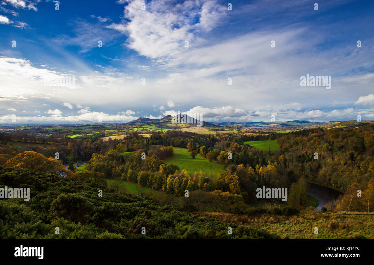 Scotts Visualizza Melrose Scottish Borders, guardando verso le colline Eildon Foto Stock