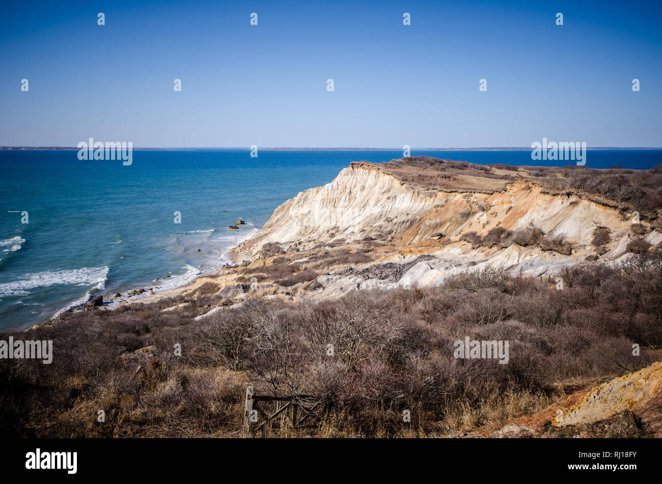 Testa di Aquinnah vista oceano di scogliere a Cape Cod in una giornata di sole Foto Stock