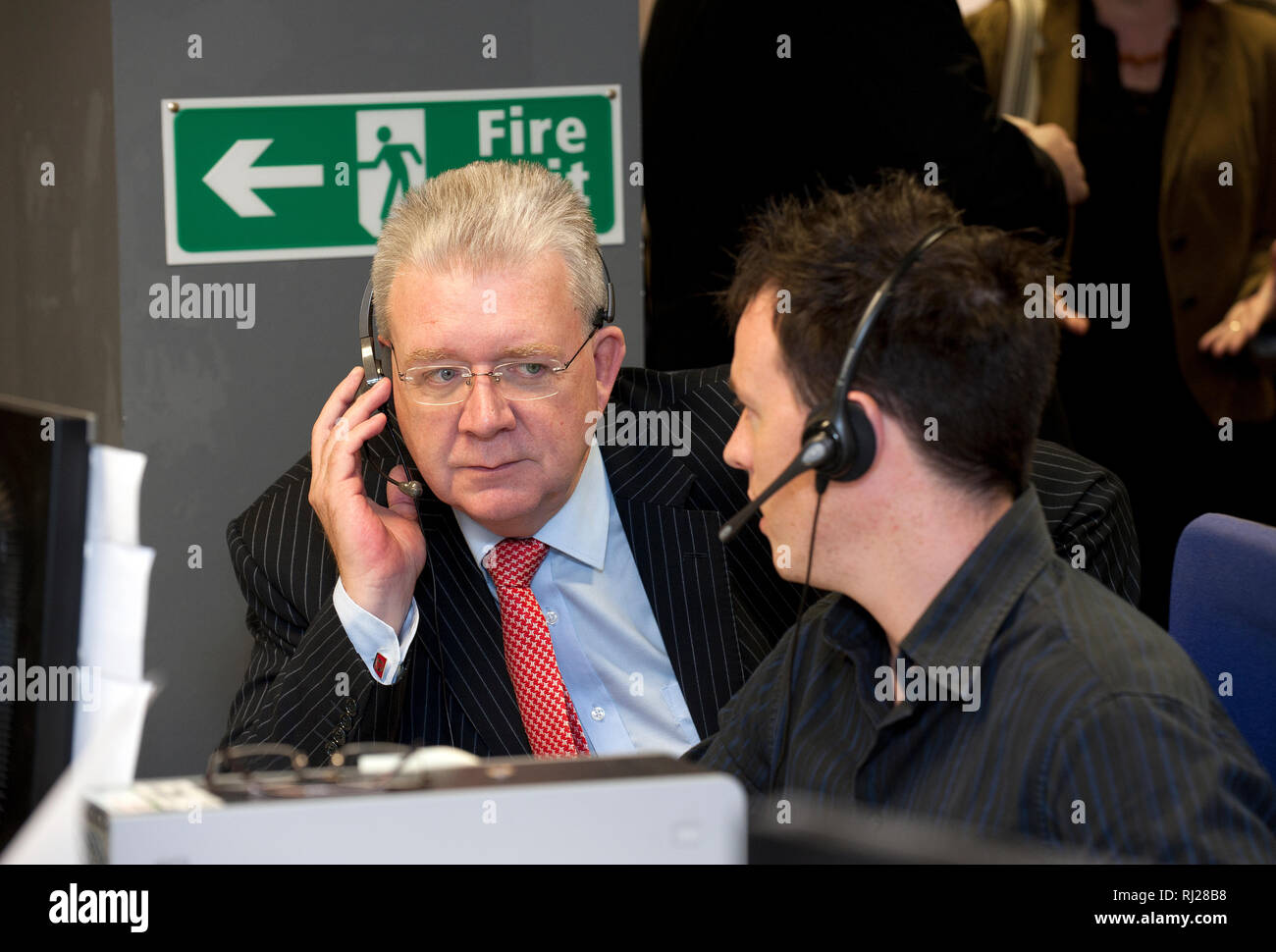 Il Ministro dell'istruzione Michael Russell visiti la Student Loans Company, Bothwell Street, Glasgow. Lenny Warren / Warren Media 07860 01355 830050 229700 Foto Stock