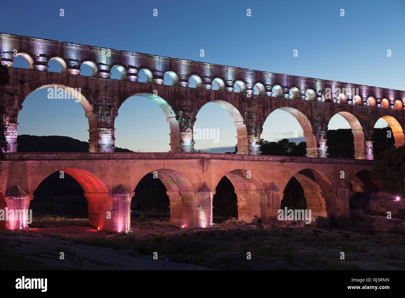 Pont du Gard, römisches Aquädukt, UNESCO Welterbe, Fluss Gard, Languedoc-Roussillon, Südfrankreich, Frankreich Foto Stock