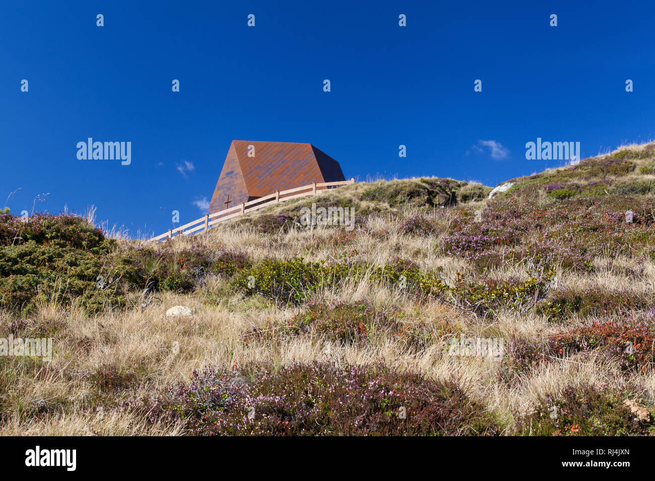 Kapelle auf dem Penken im Aurine Hochgebirgsnaturpark Alpen, eine Kirche dem seligen Engelbert Kolland, Einem Franziskaner Aurine, geweiht Foto Stock