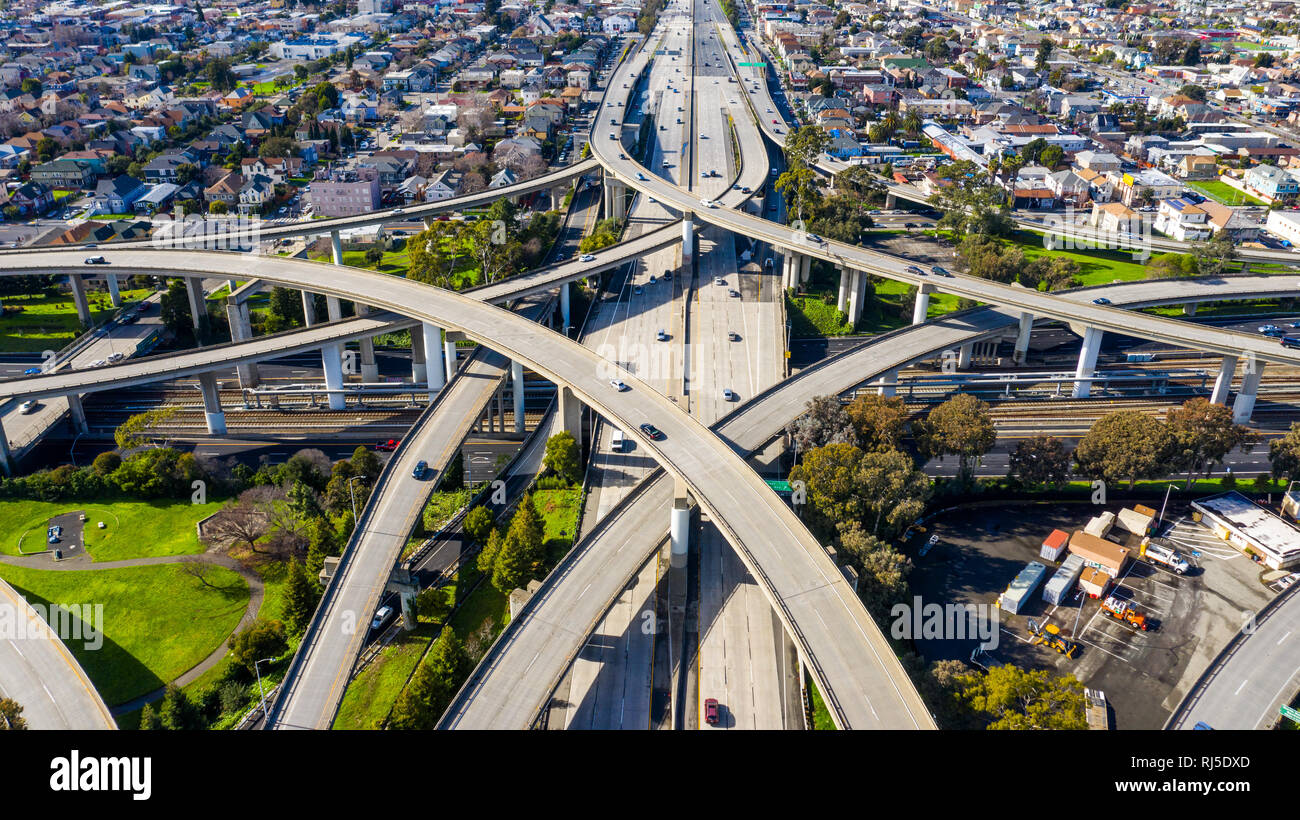 Grove-Shafter /MacArthur Interchange di Oakland, CA, Stati Uniti d'America Interstate 580 e 980 Foto Stock