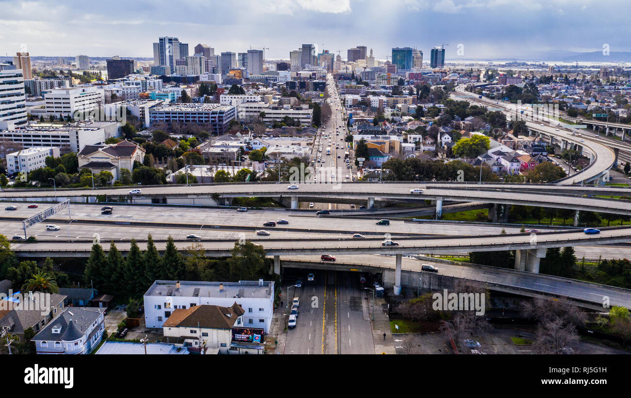 Grove-Shafter /MacArthur Interchange di Oakland, CA, Stati Uniti d'America Interstate 580 e 980 Foto Stock