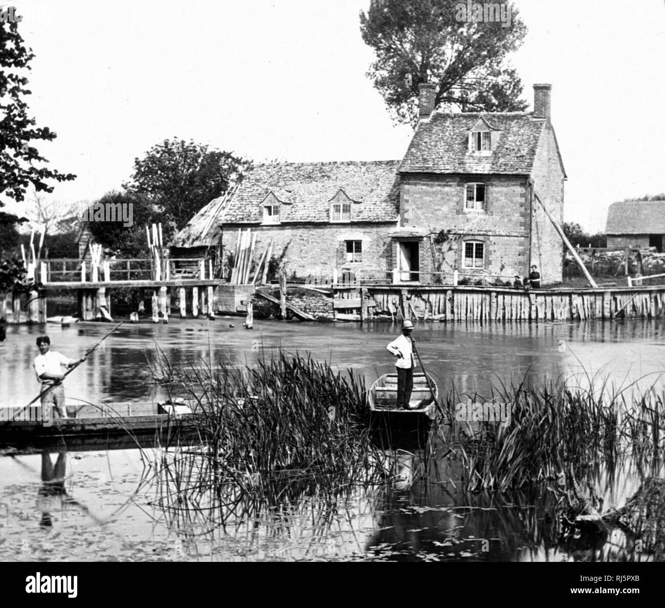Rushey Weir, Thames di Fiume Foto Stock
