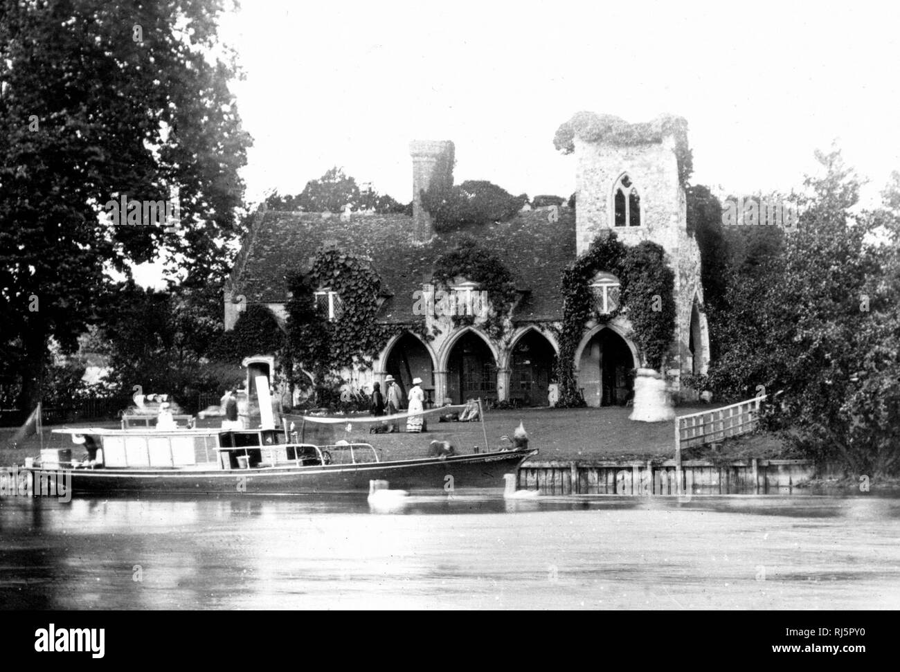 Medmenham Abbey, Thames di Fiume Foto Stock