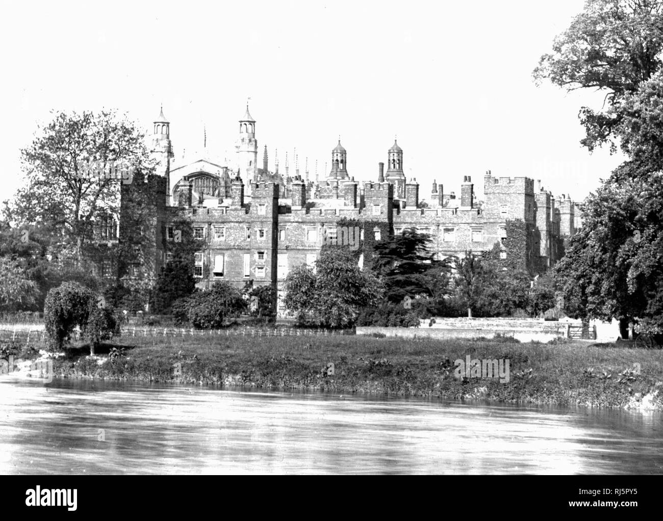 Il fiume Tamigi e Eton College Foto Stock