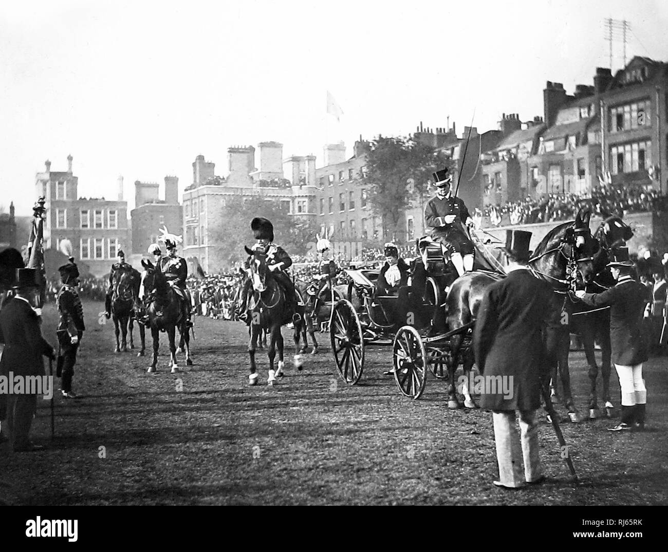 La principessa di Galles presentando nuovi colori alla onorevole Compagnia di Artiglieria Foto Stock
