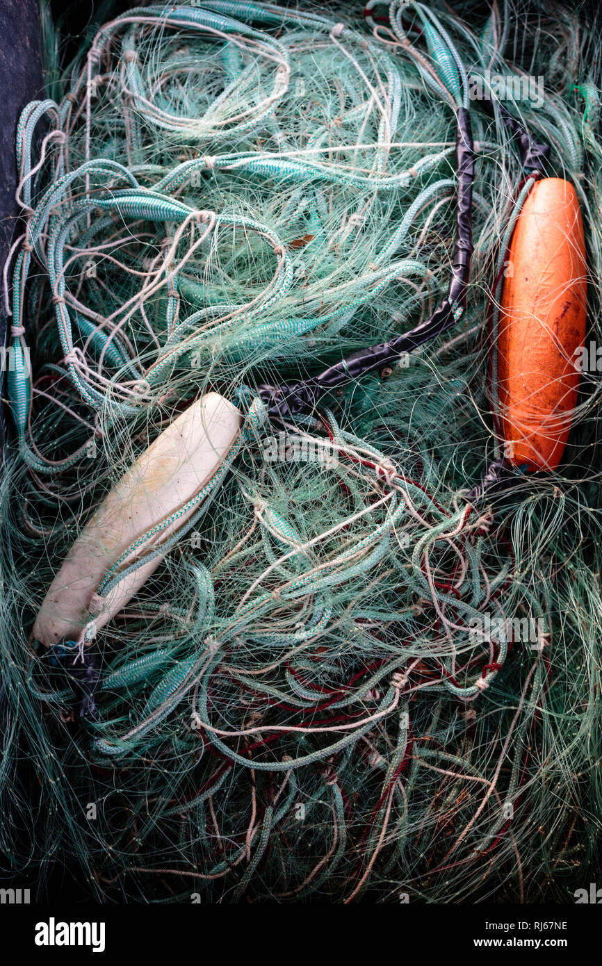 Europa, Dänemark, Bornholm Fischernetz in einem winzigen Hafen bei Teglkås Foto Stock