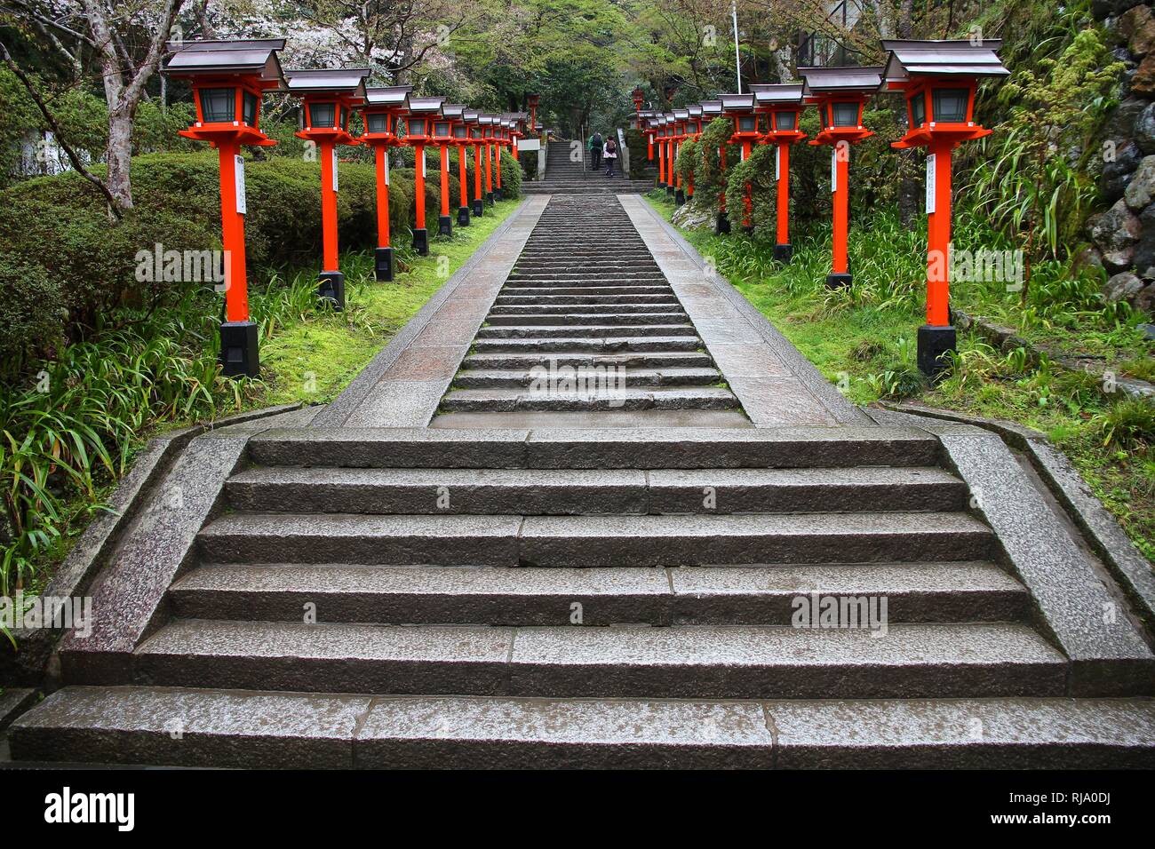 Tempio Kurama scale a Kyoto, in Giappone. Luogo buddista del culto. Foto Stock